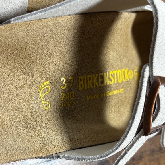 Birkenstock Women Cream Sandals with Brown Buckles Size 37 - Picture 7 of 13